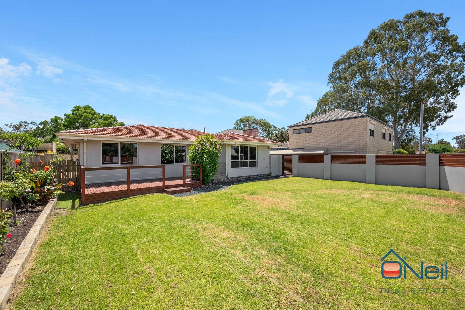 3 bedrooms House in 51A Leake Street BELMONT WA, 6104