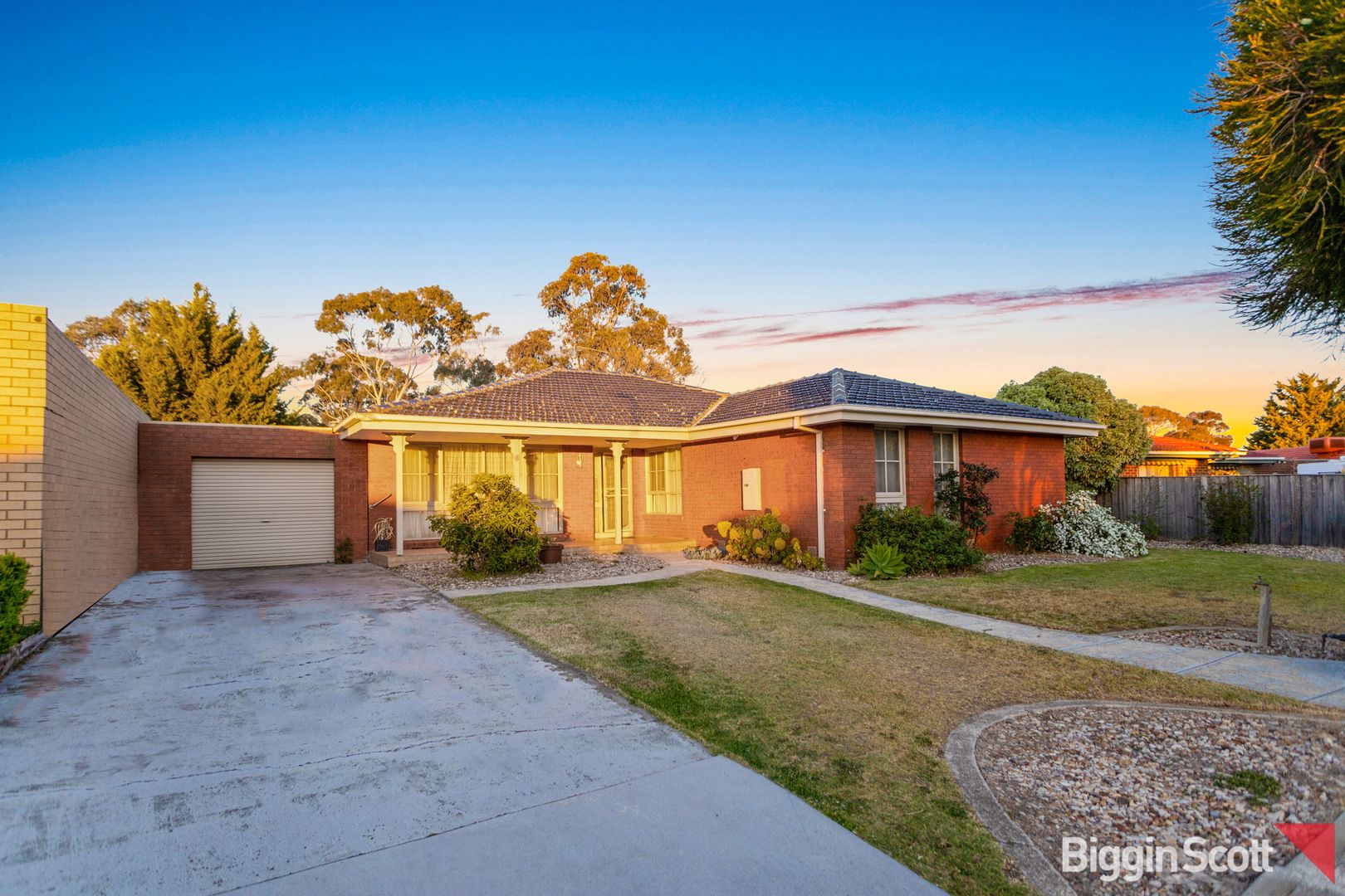 6 Lincoln Way, Melton West VIC 3337