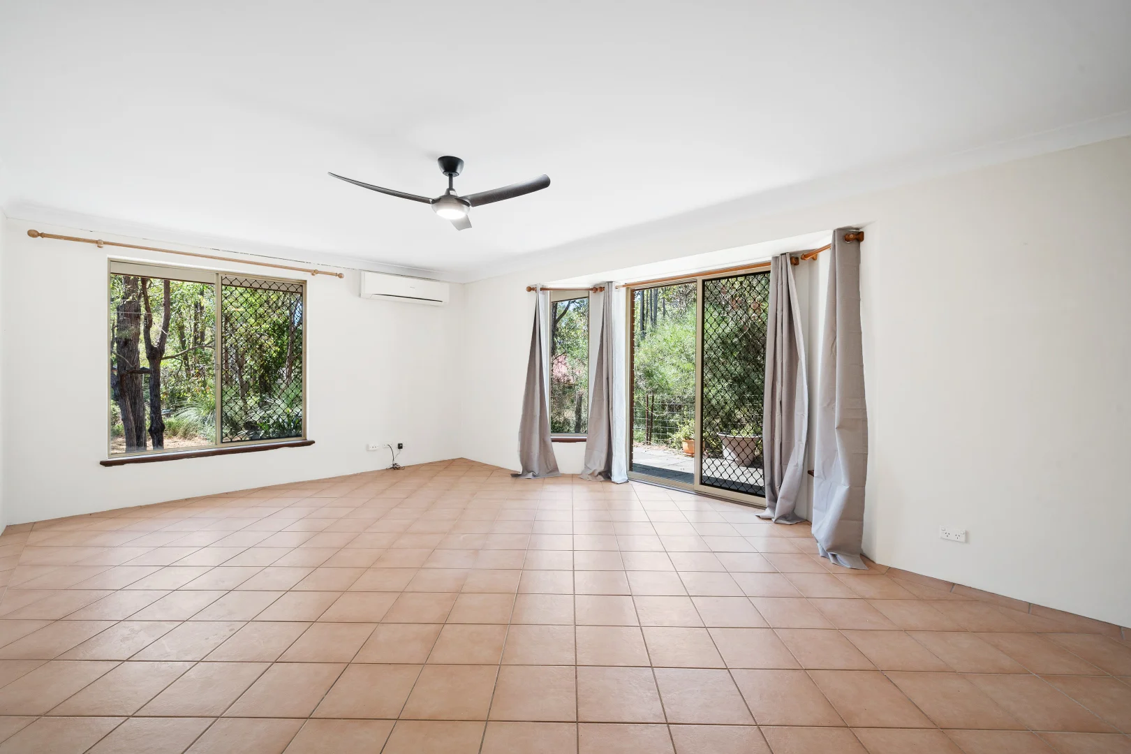 Additional image 10 of 8 Hall Road, Roleystone WA 6111