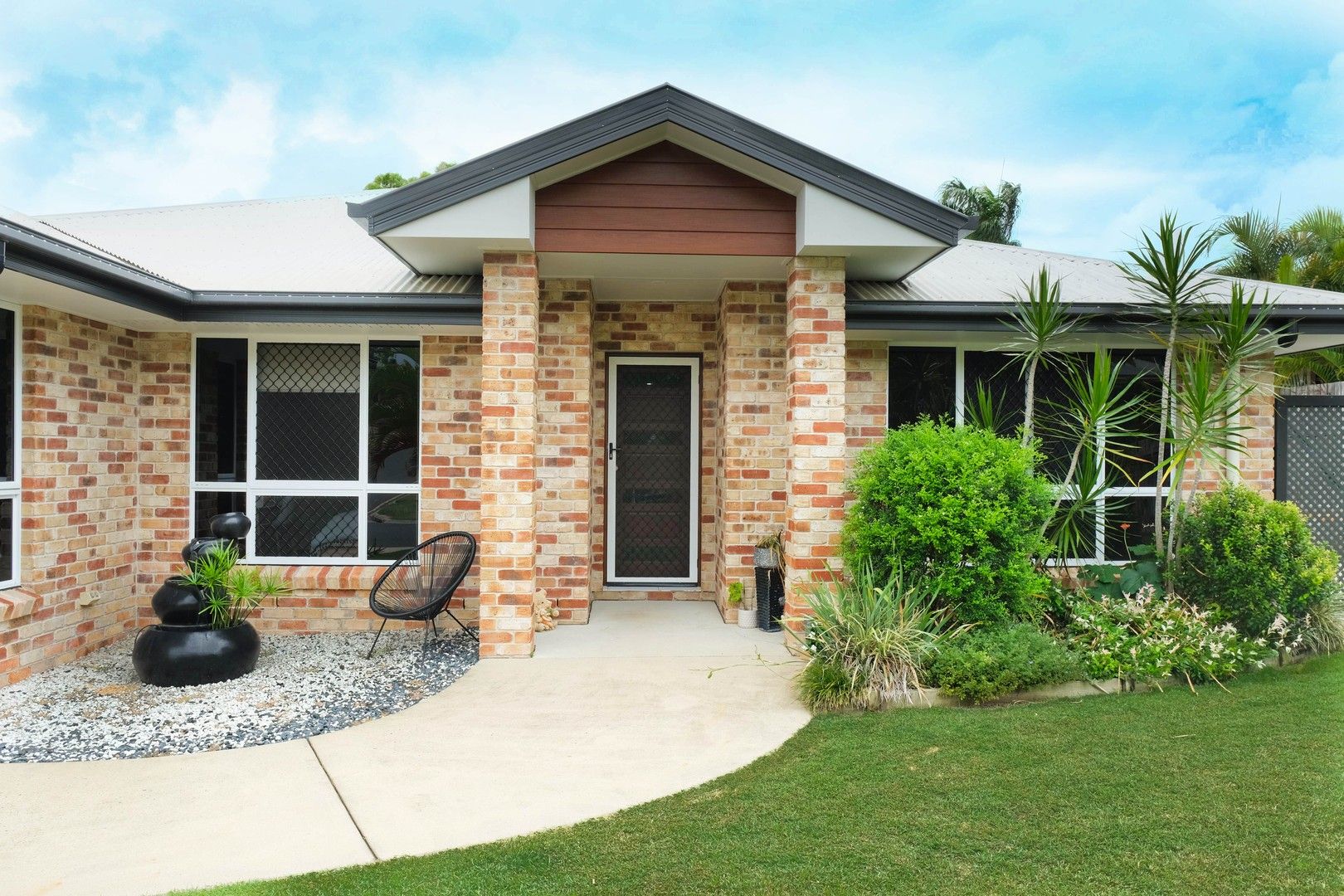 4 bedrooms House in 11 LONGREACH COURT TANNUM SANDS QLD, 4680