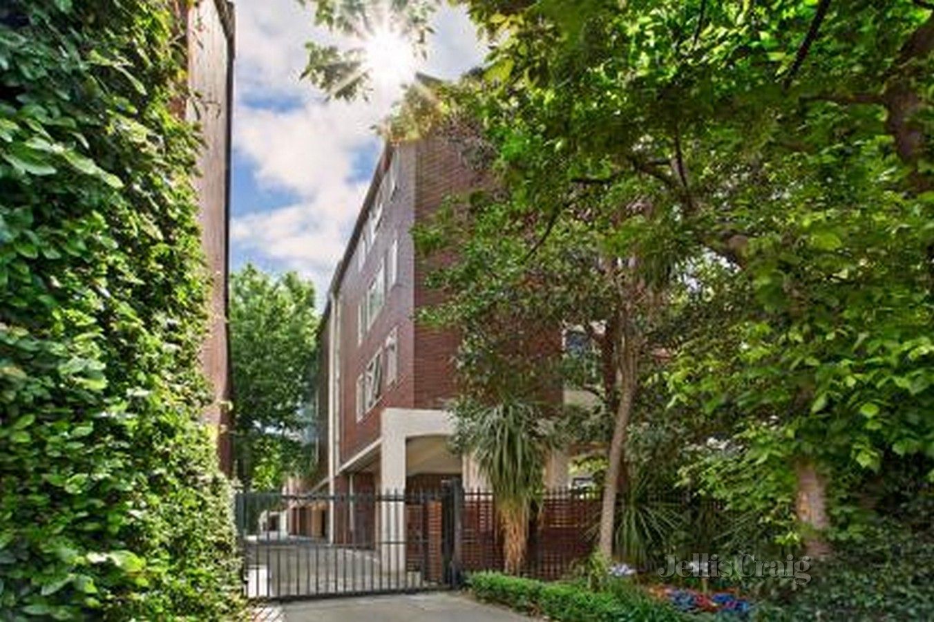 1 bedrooms Apartment / Unit / Flat in 3/877 Punt Road SOUTH YARRA VIC, 3141