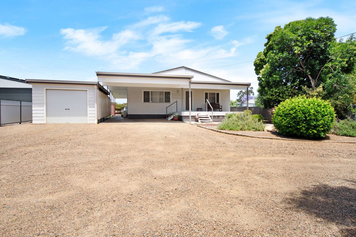 3 bedrooms House in 221 Bloomfield Street GUNNEDAH NSW, 2380