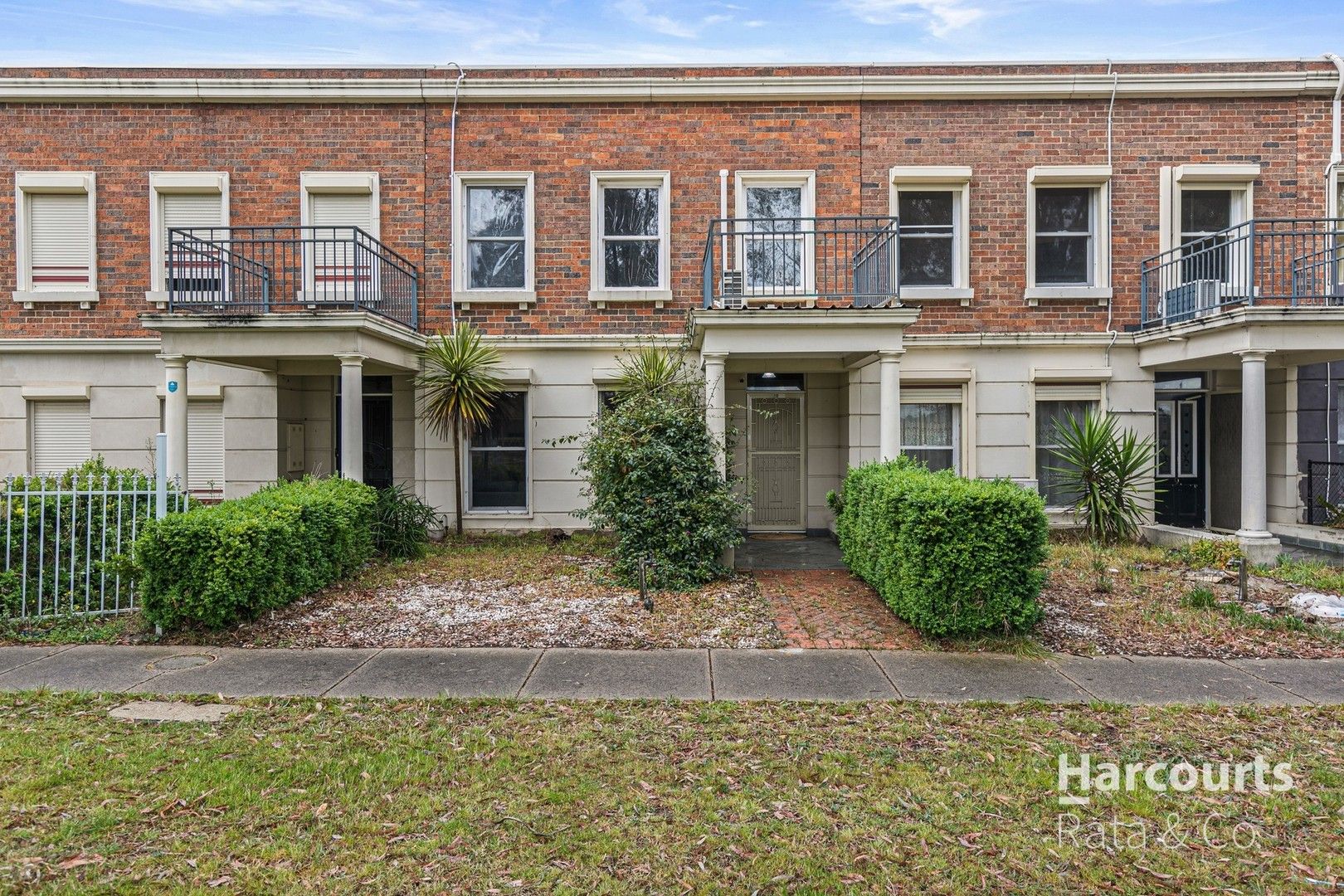 3 bedrooms Townhouse in 10 Richmond Terrace ROXBURGH PARK VIC, 3064