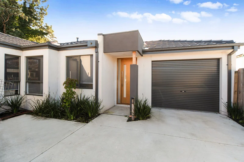 2/11 Rosemary Crescent, Frankston North VIC 3200