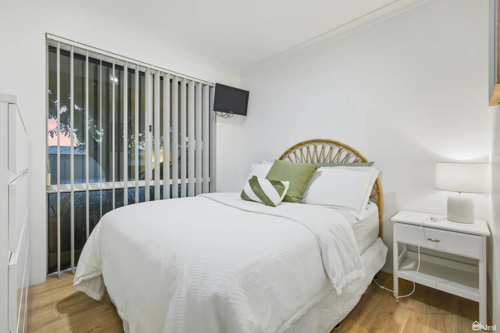 Additional image 18 of 2 Chisholm Circle, Seville Grove WA 6112