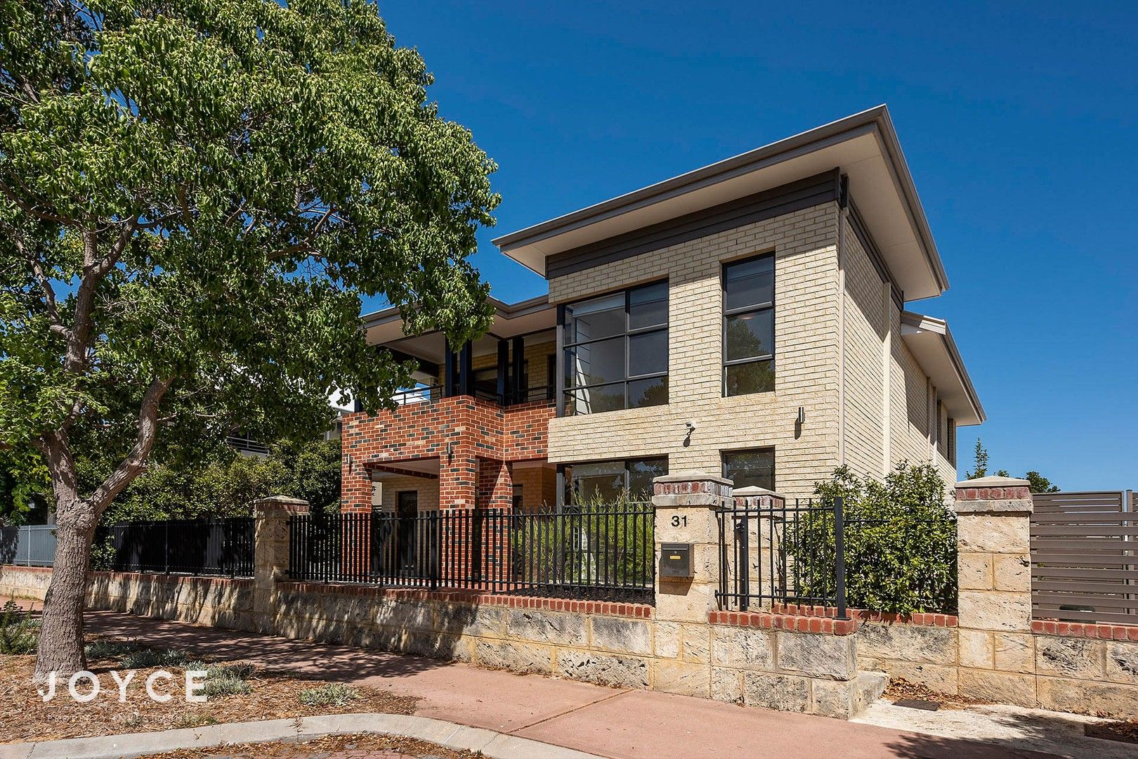 4 bedrooms House in 31 The Embankment SOUTH GUILDFORD WA, 6055