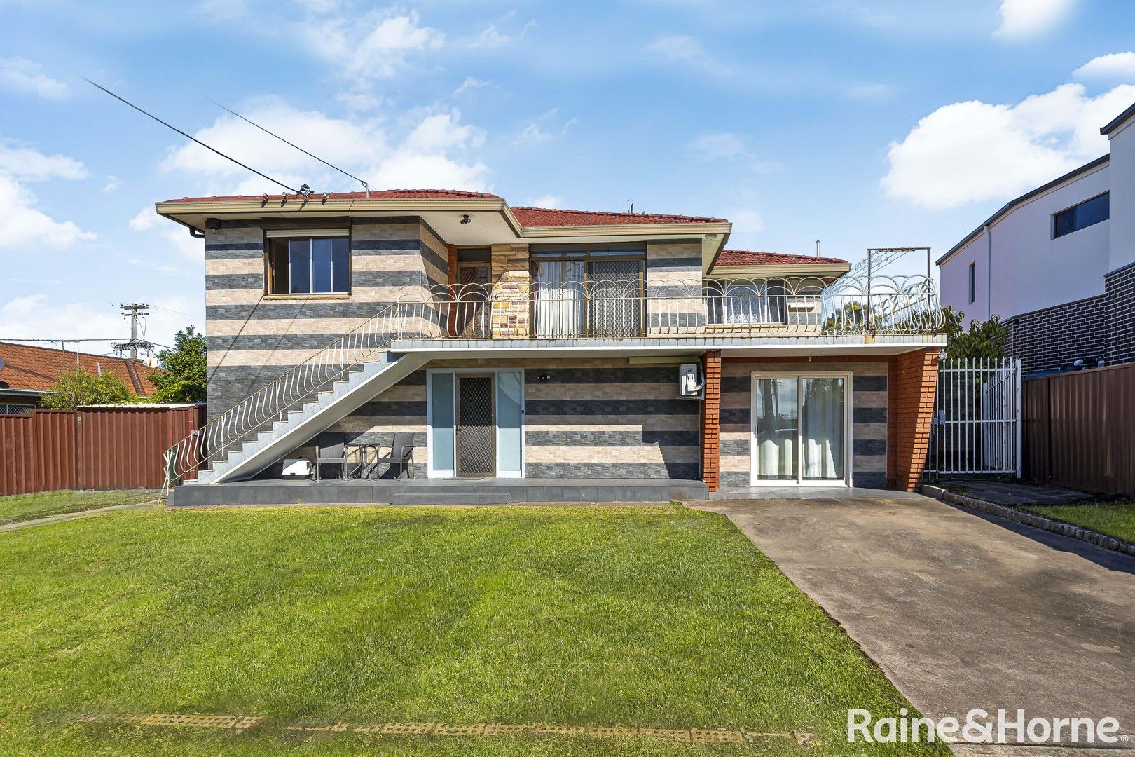 10 bedrooms House in 91 Brenan Street SMITHFIELD NSW, 2164