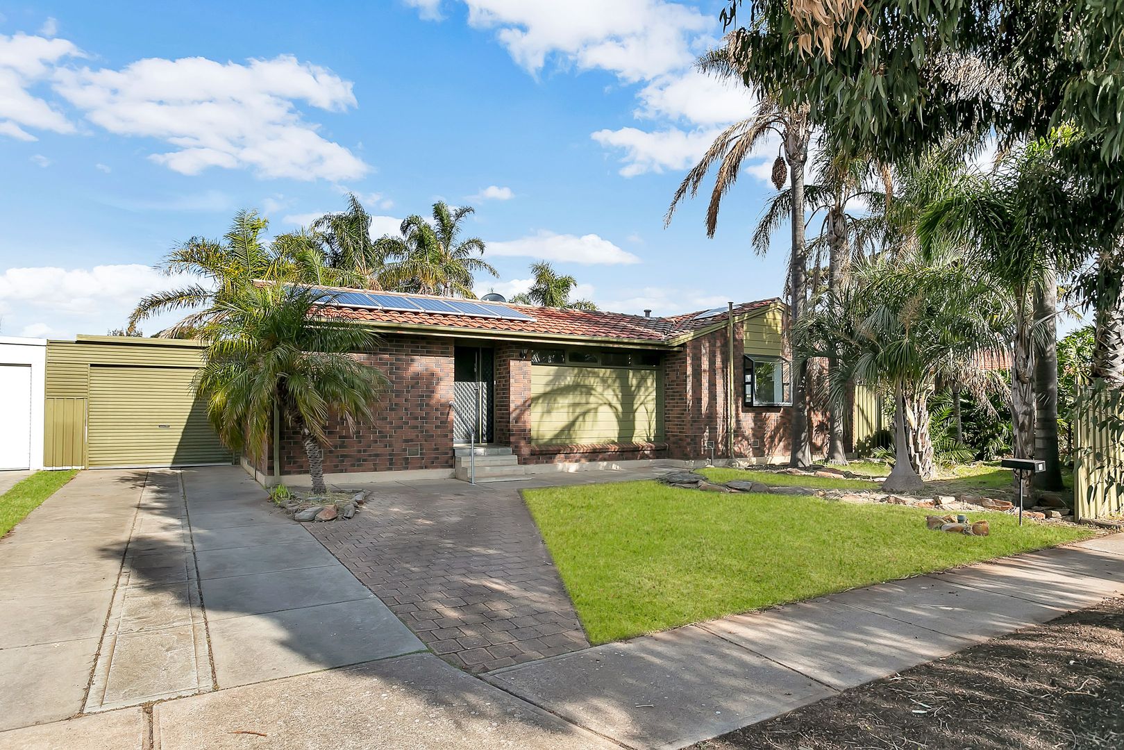 18 Finian Road, Christie Downs SA 5164, Image 1