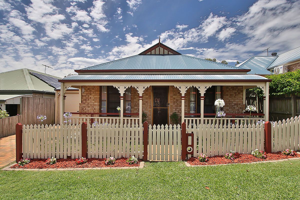 3 bedrooms House in 3 Leyburn Crescent FOREST LAKE QLD, 4078
