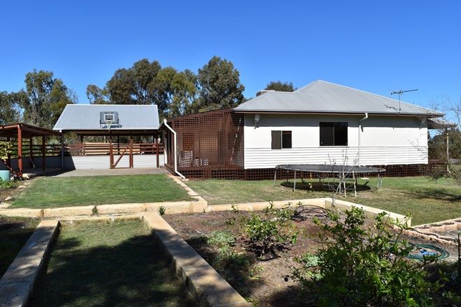 Picture of 55 Water Supply Road, BONNIEFIELD WA 6525
