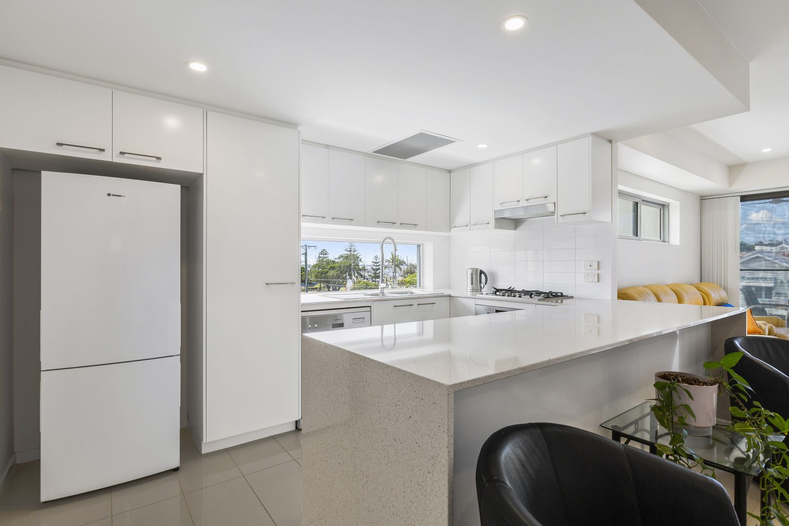 8/182 Stratton Terrace, Manly QLD 4179, Image 1