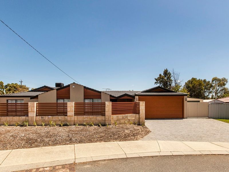 4 bedrooms House in 2 Broadwater Gardens SOUTH LAKE WA, 6164