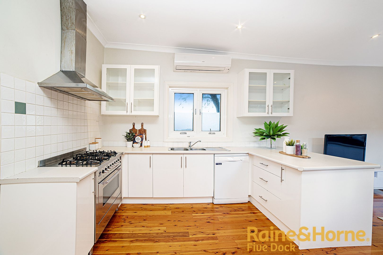 5 Dalmeny Avenue, Russell Lea NSW 2046, Image 2