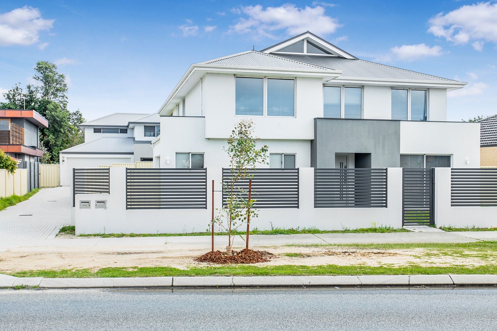 5 bedrooms House in 245A Pearson Street WOODLANDS WA, 6018