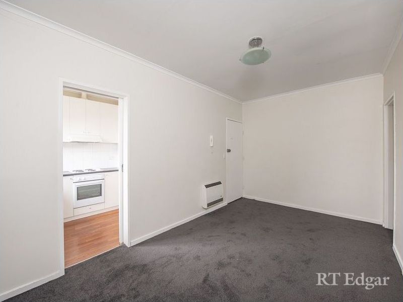 8 25 Jackson Street St Kilda Vic 3182 Apartment For Rent 385 00 Domain