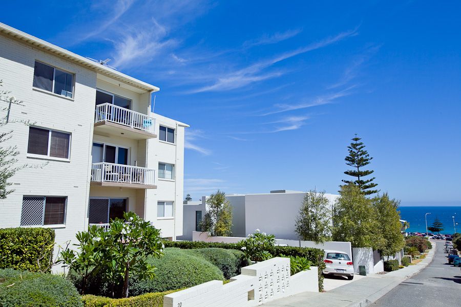 3 bedrooms Apartment / Unit / Flat in 1/20 Overton Gardens COTTESLOE WA, 6011