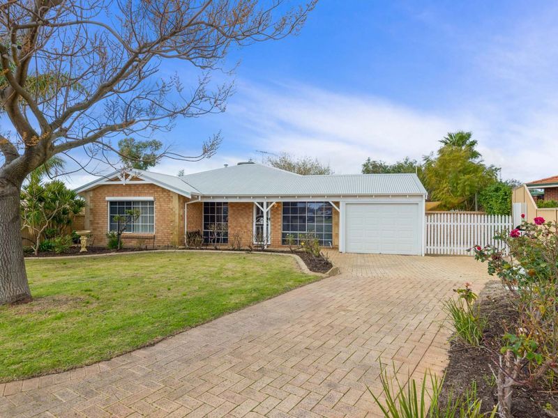 18 Drevon Place, Marangaroo WA 6064, Image 0