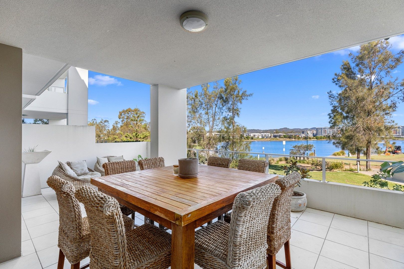 6/1 Lakefront Crescent, Varsity Lakes QLD 4227, Image 0