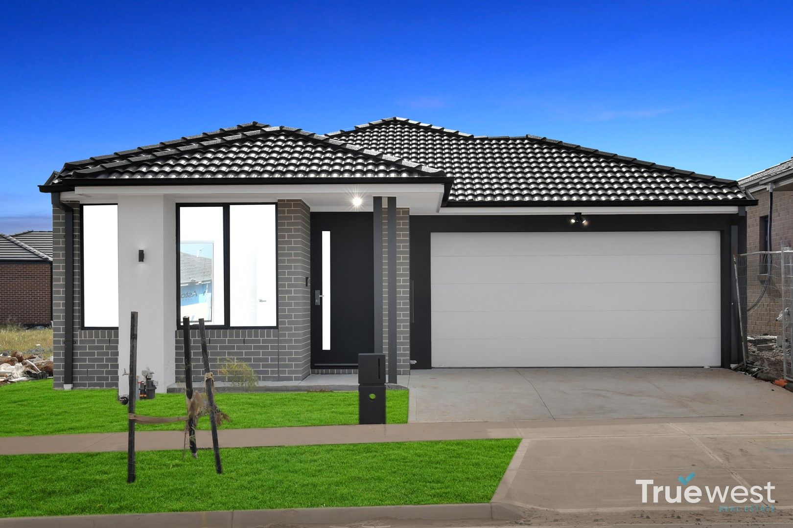 3 bedrooms House in 15 Councillor Drive WEIR VIEWS VIC, 3338