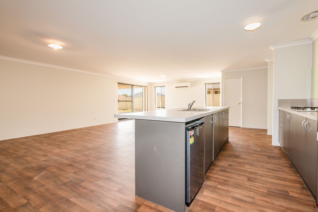 4 bedrooms House in 16 Lifford Street UTAKARRA WA, 6530