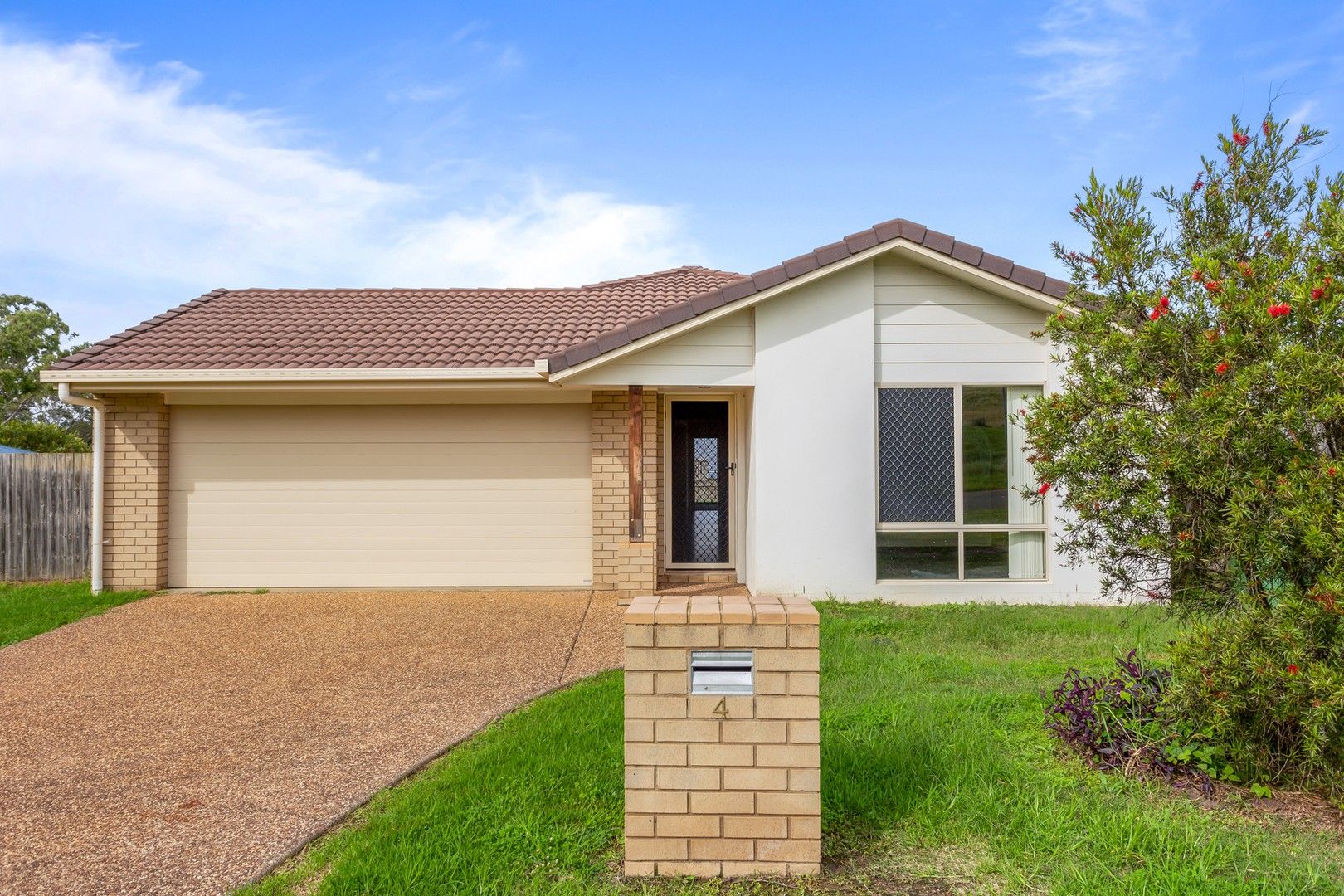 4 bedrooms House in 4 Alpine Court CRANLEY QLD, 4350