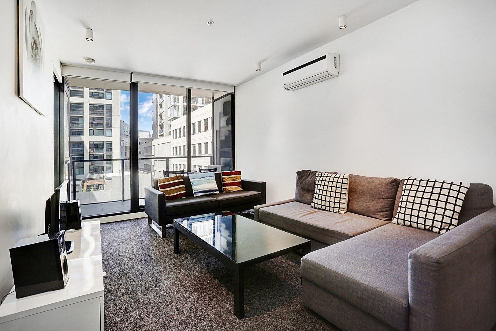 1 bedrooms Apartment / Unit / Flat in 1417/35-47 Coventry Street SOUTHBANK VIC, 3006