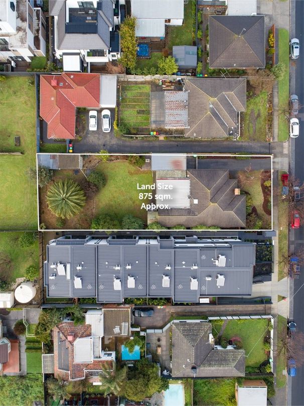 4 bedrooms House in 4 St Georges Avenue BENTLEIGH EAST VIC, 3165