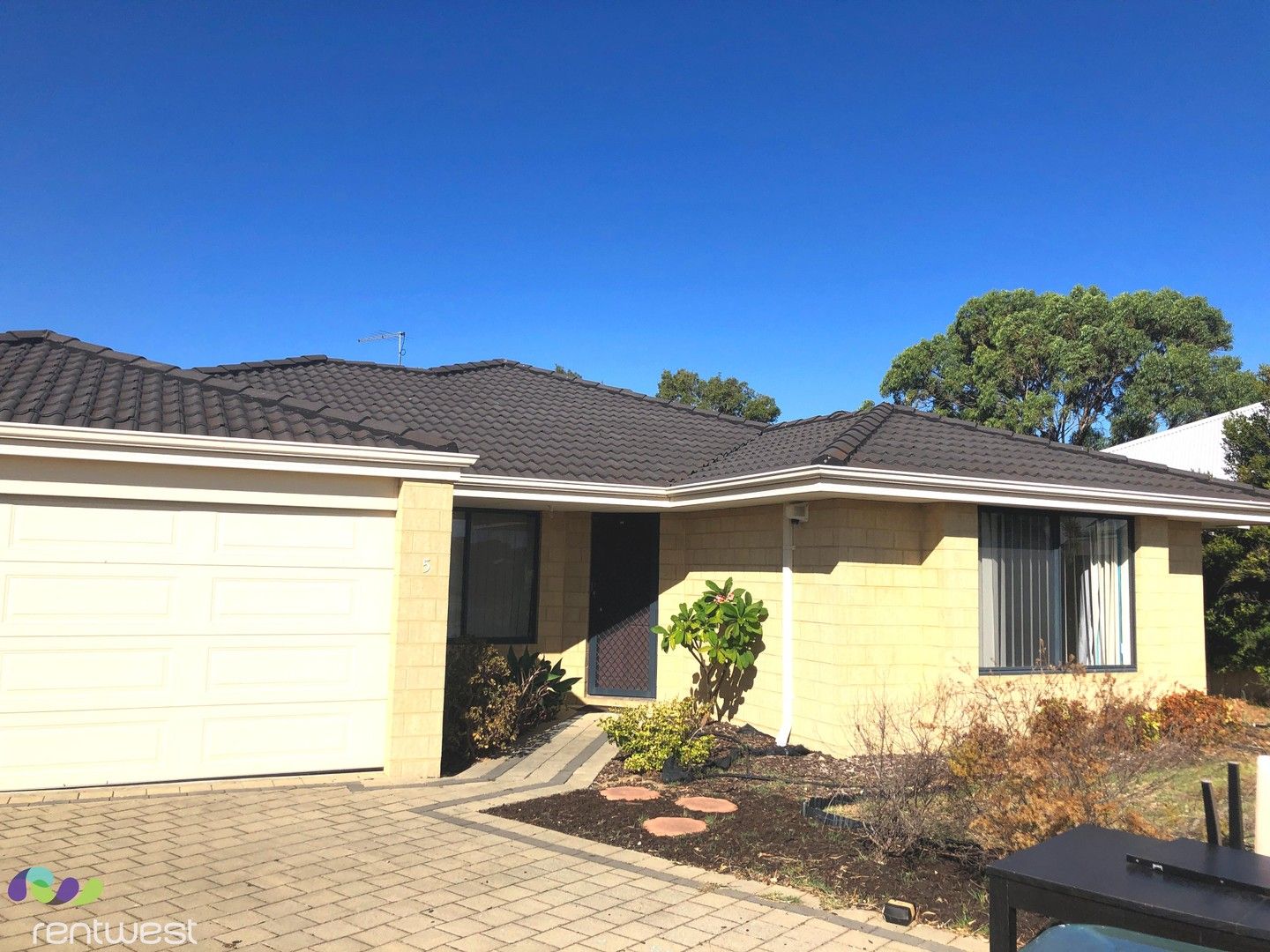 4 bedrooms House in 5 Addingham Boulevard MADORA BAY WA, 6210