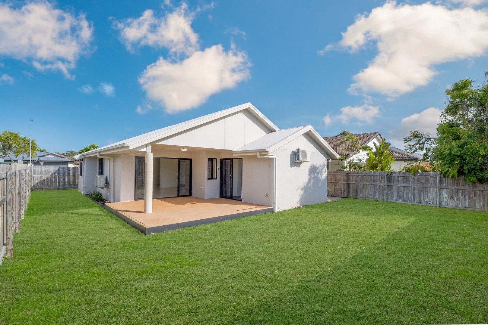 4 bedrooms House in 10 Summerlake IDALIA QLD, 4811
