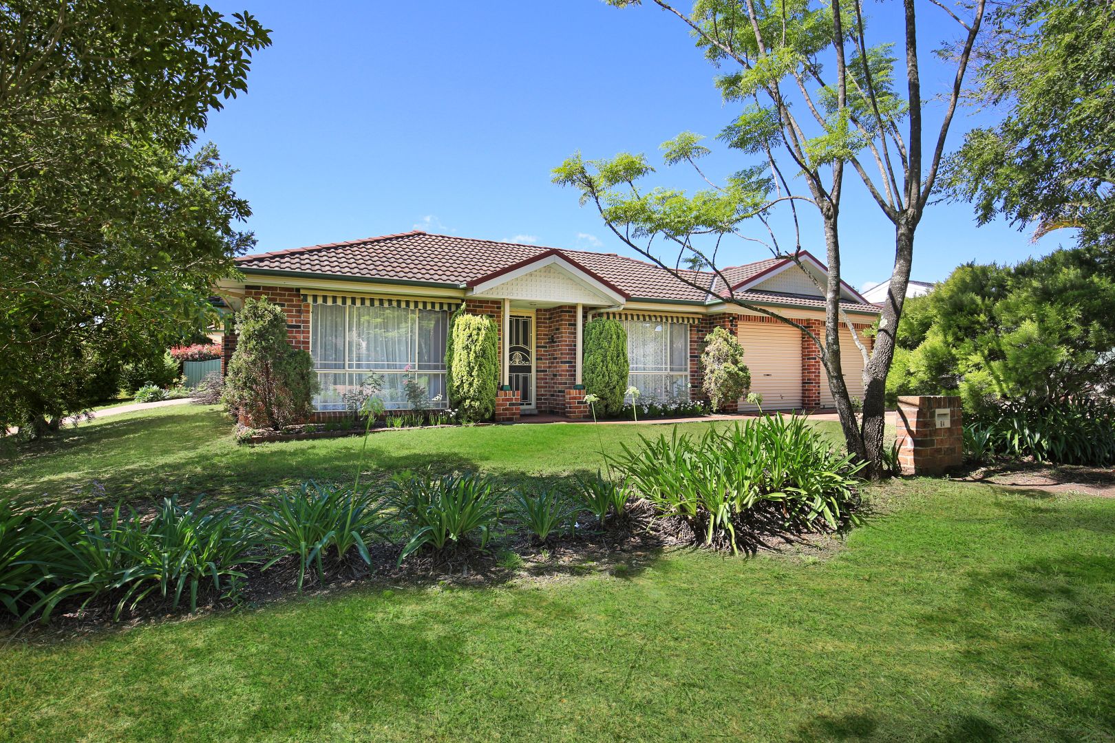 Property Report For 64 Jasmine Drive Bomaderry Nsw 2541