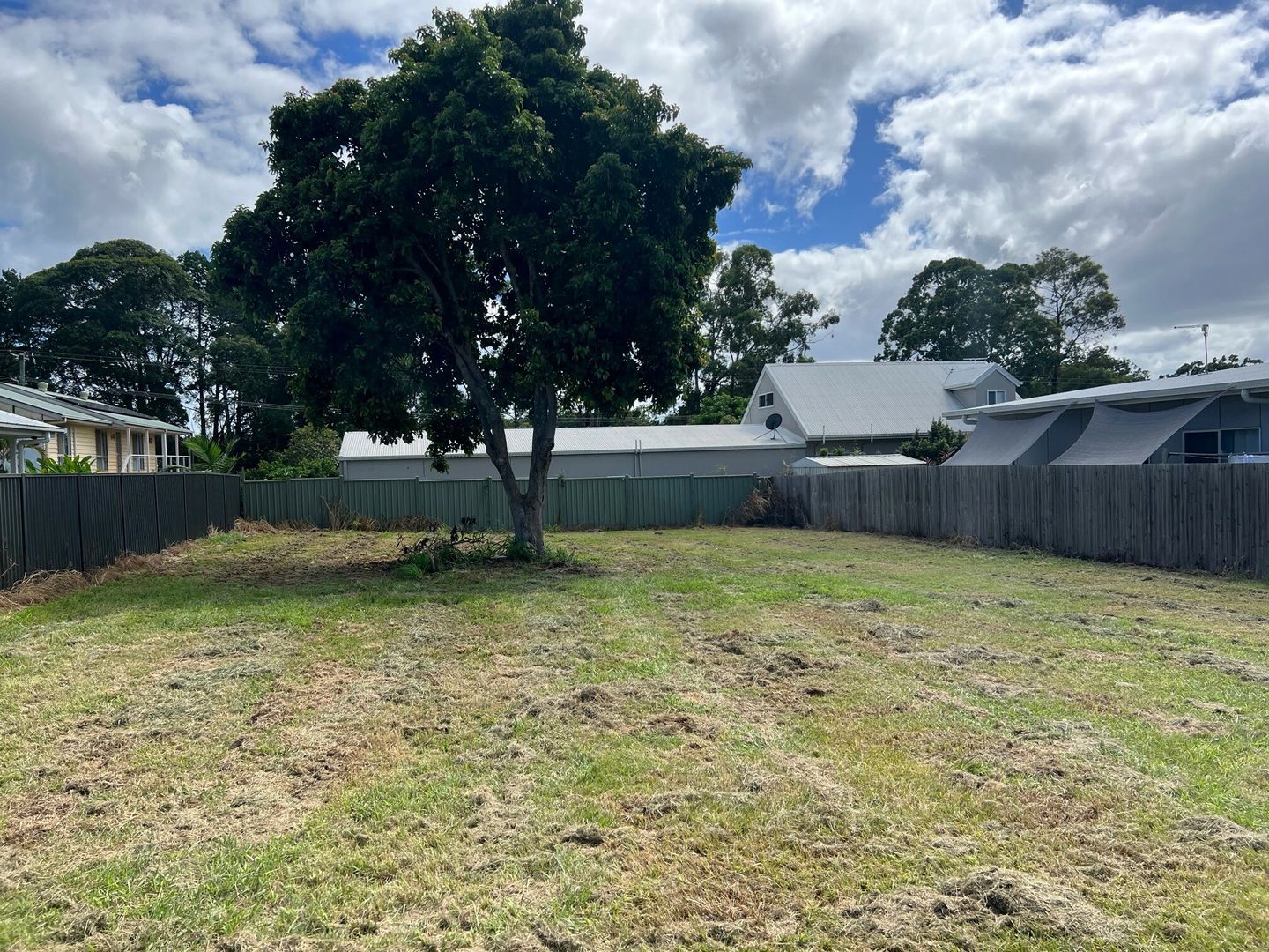 67 Laurel St, Russell Island QLD 4184, Image 2