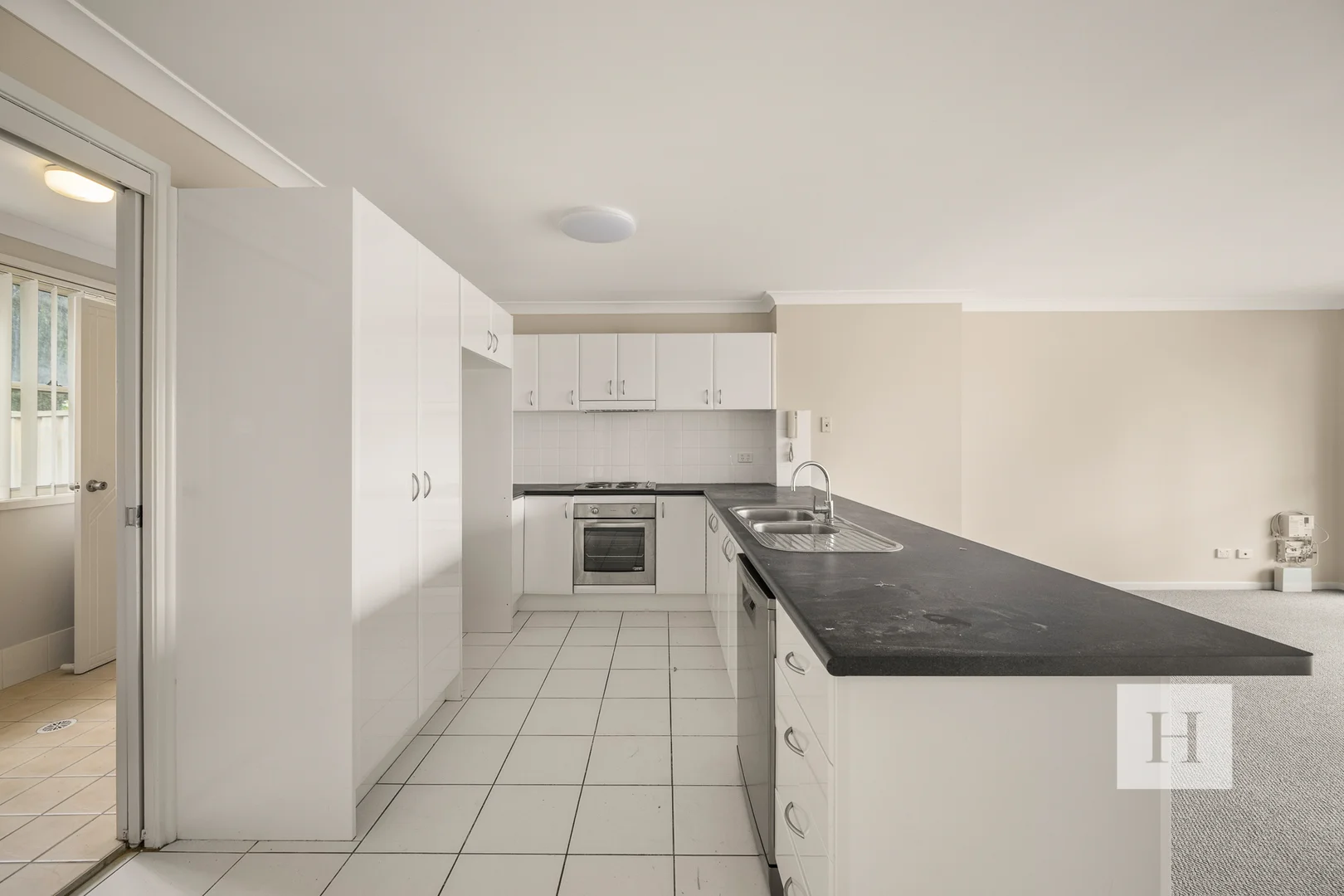Additional image 3 of 31/8-10 Jarrett St, North Gosford NSW 2250