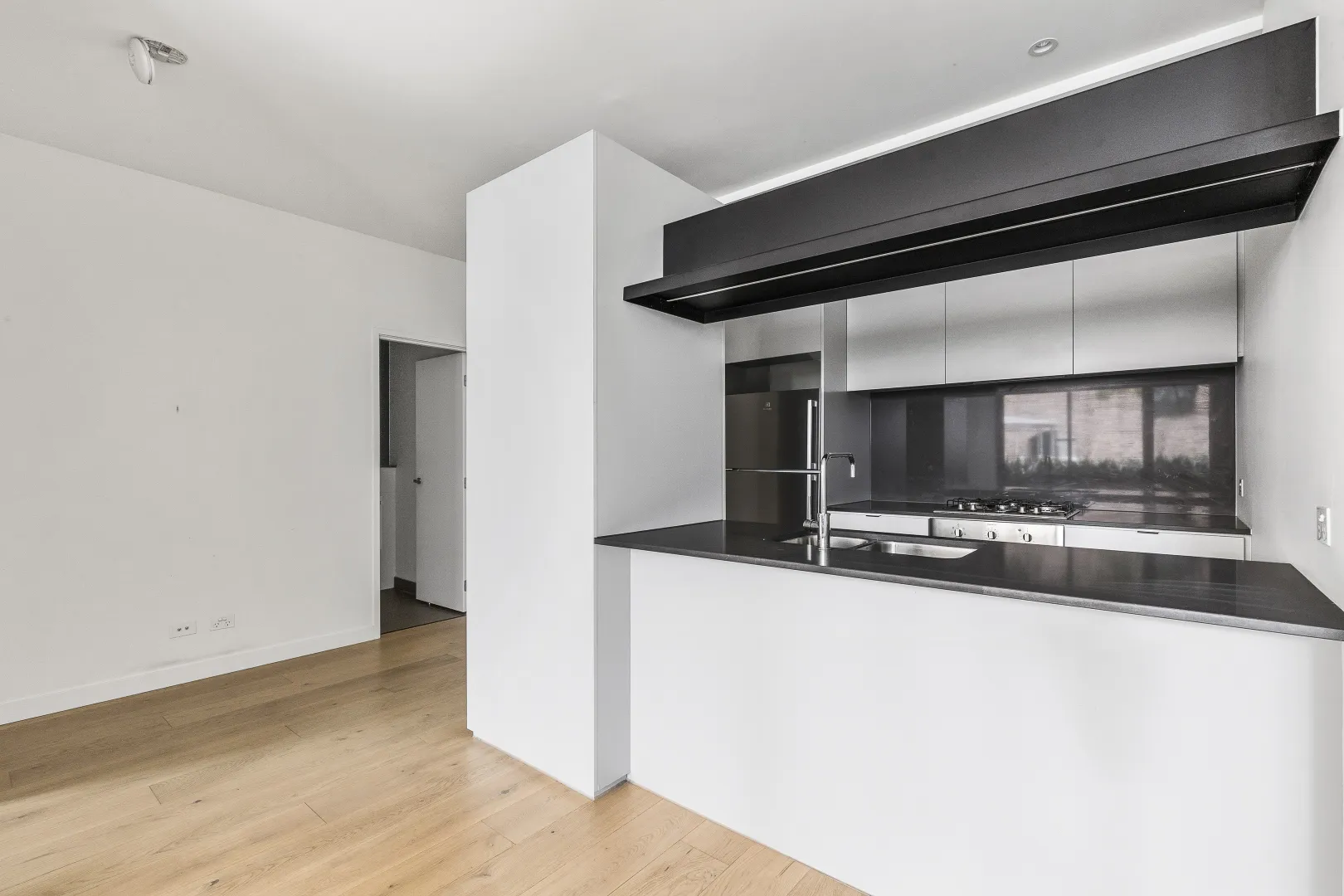 Apartment in Collingwood - View 5