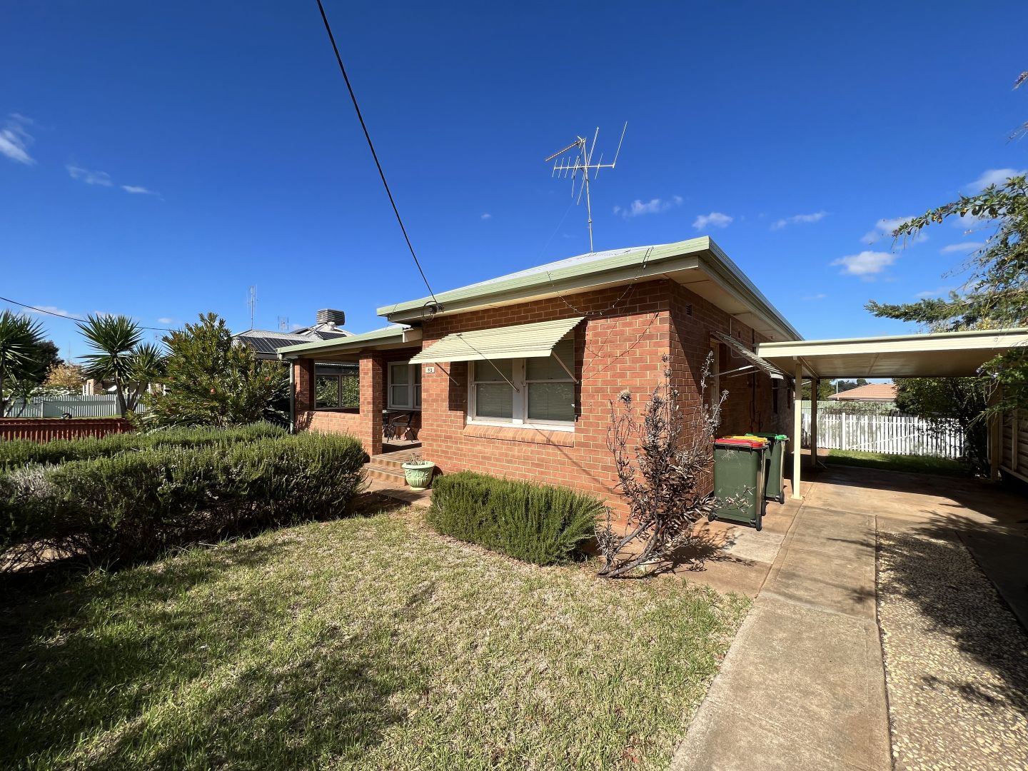 83 Victoria Street, Parkes NSW 2870 House For Rent 380 Domain