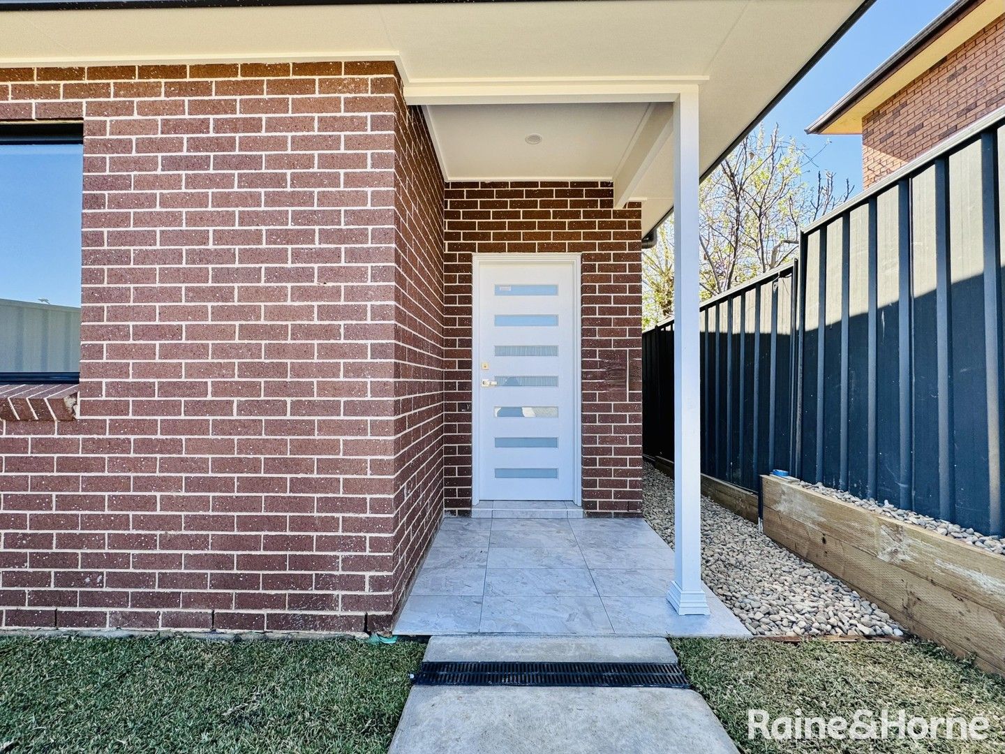 2 bedrooms House in 2A Rider Place MINTO NSW, 2566