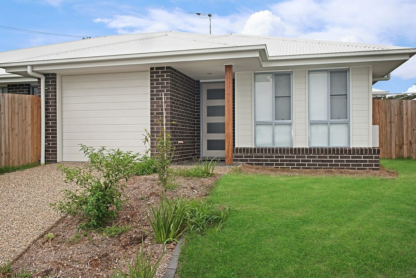4 bedrooms House in 2/176 Handley St DARLING HEIGHTS QLD, 4350