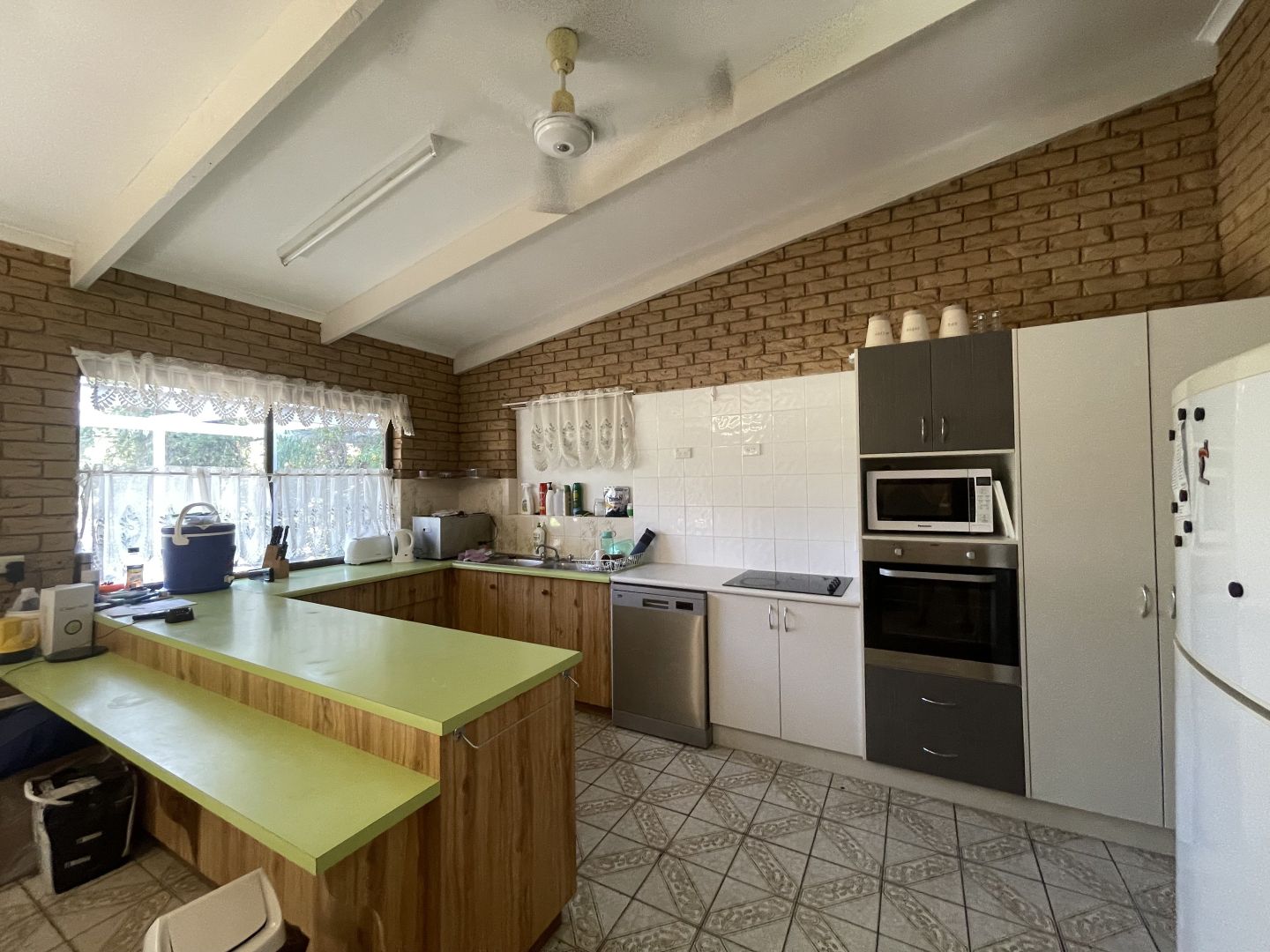 19 Shirley Street, Moura QLD 4718, Image 2