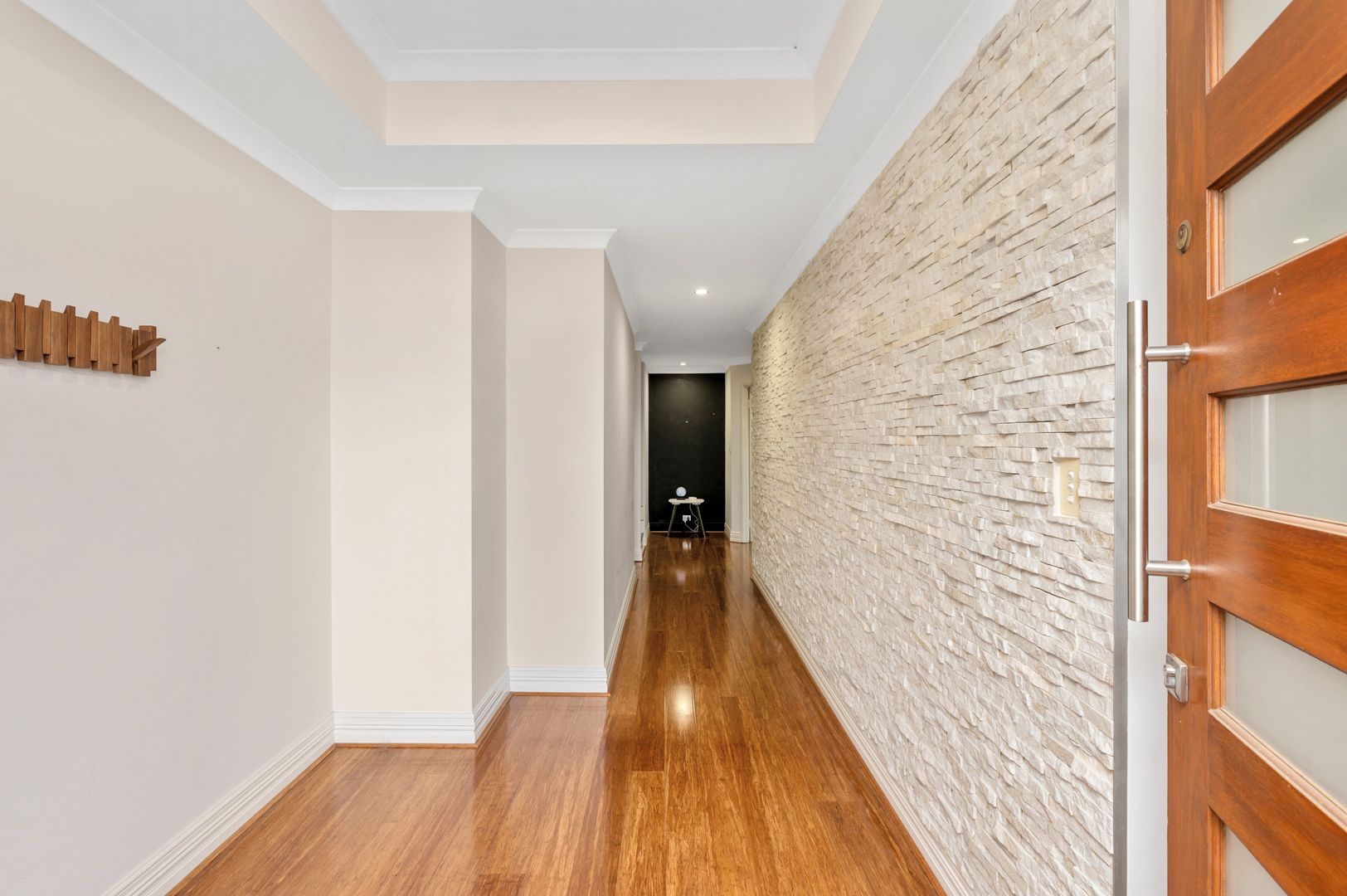 19 Marlowe Place, Lake Coogee WA 6166, Image 2