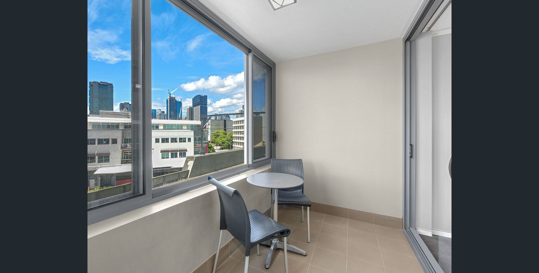 2 bedrooms Apartment / Unit / Flat in 404/35 Peel Street SOUTH BRISBANE QLD, 4101
