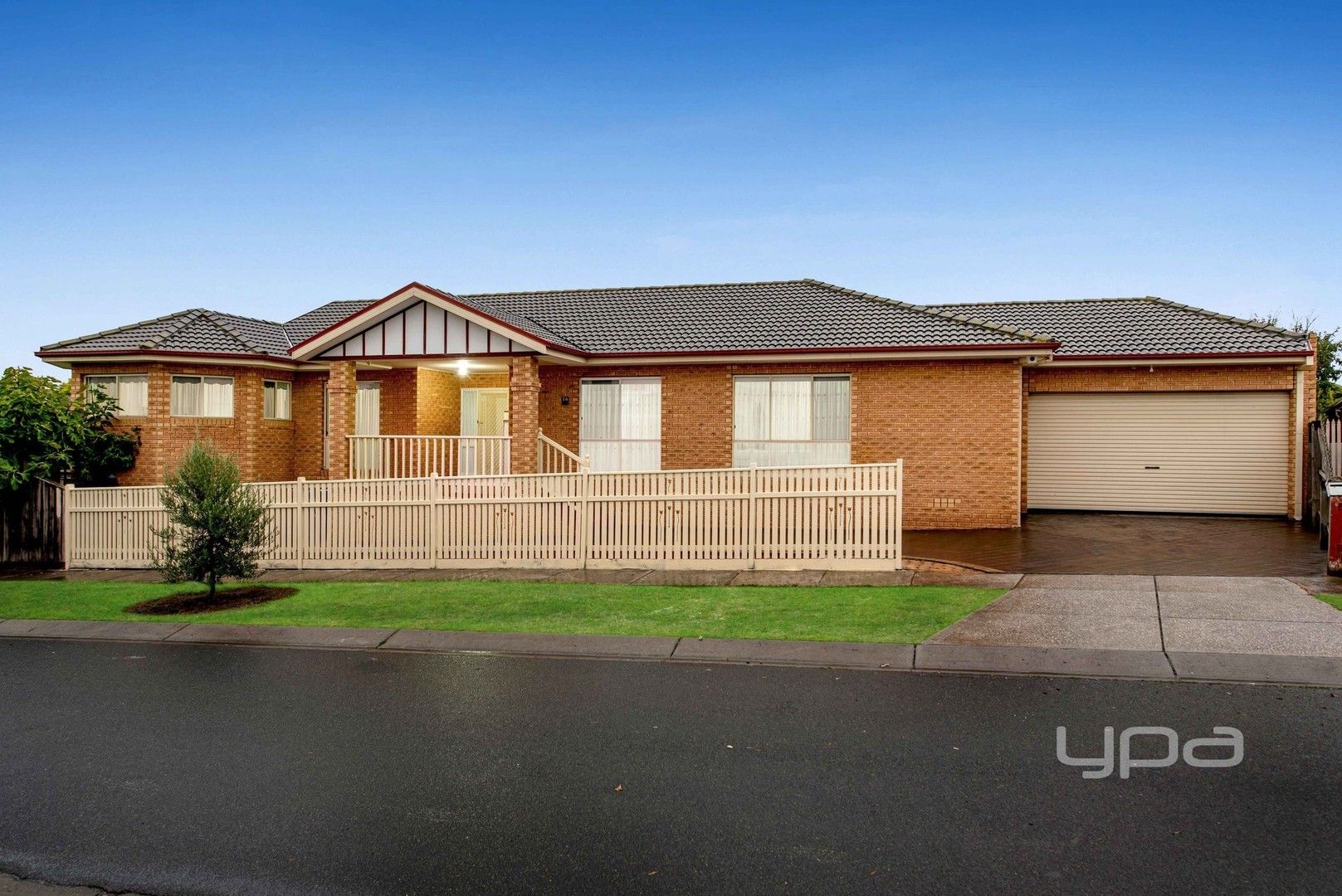 16 Cornell Close (kingston Gardens), Dallas VIC 3047, Image 0