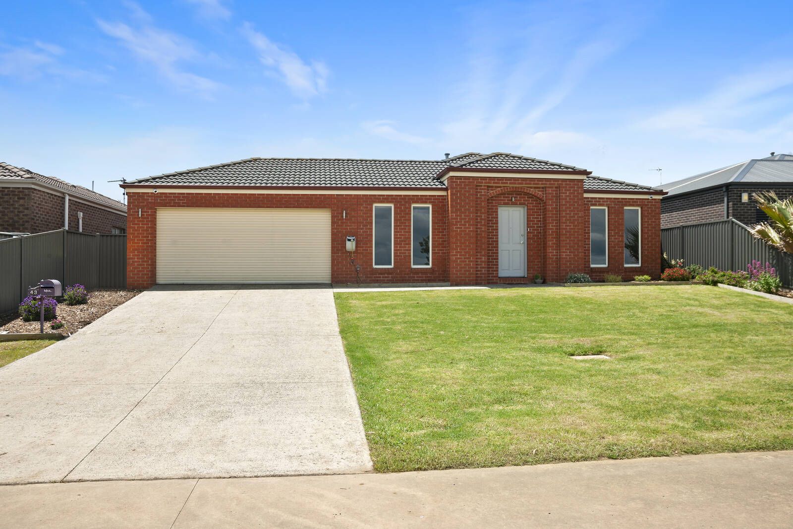 4 bedrooms House in 43 Wensleydale Drive ALFREDTON VIC, 3350