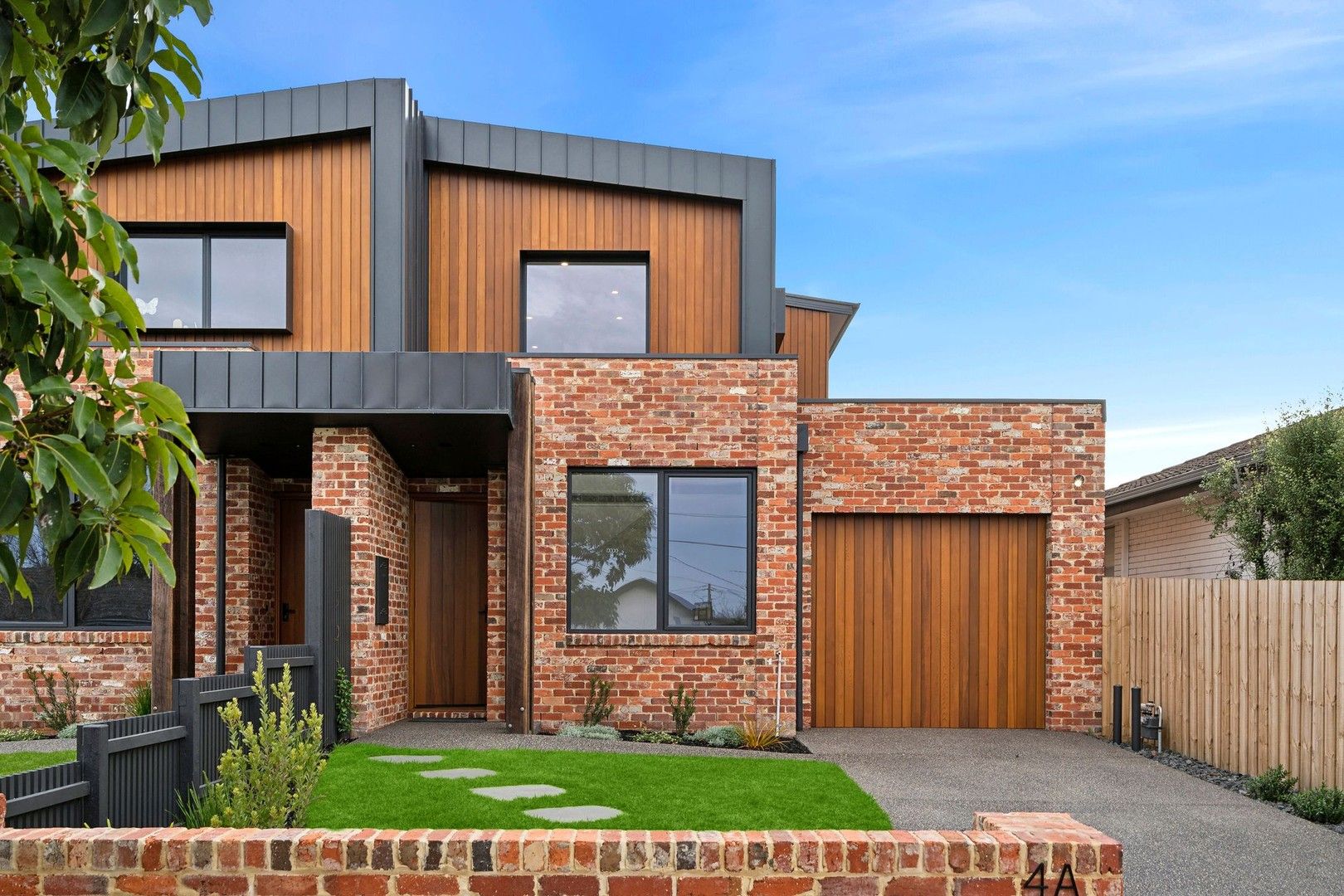 4 bedrooms House in 4A Vista Road NEWTOWN VIC, 3220