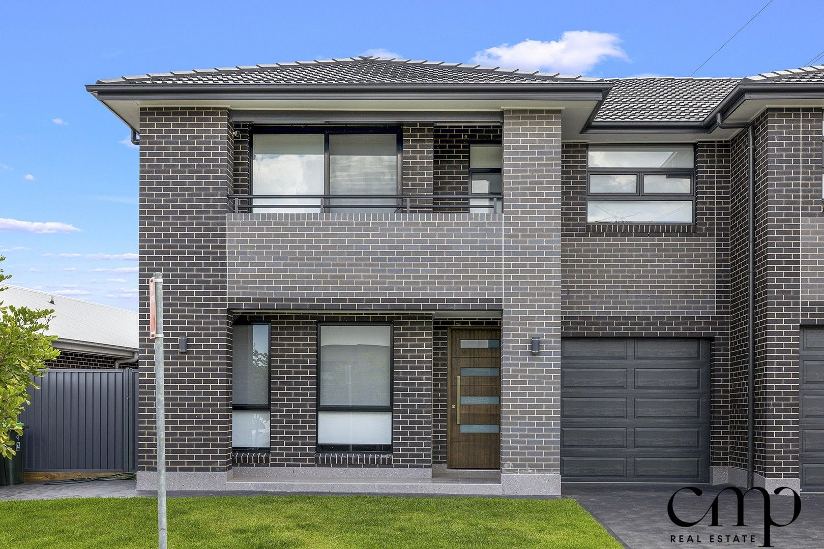 5 bedrooms House in 9 Limelight Circuit GREGORY HILLS NSW, 2557