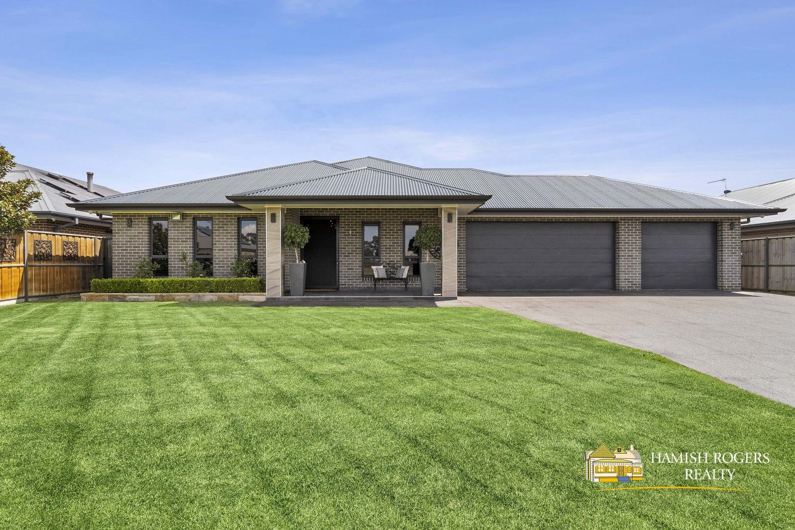 5 bedrooms House in 15 Strathmore Avenue PITT TOWN NSW, 2756