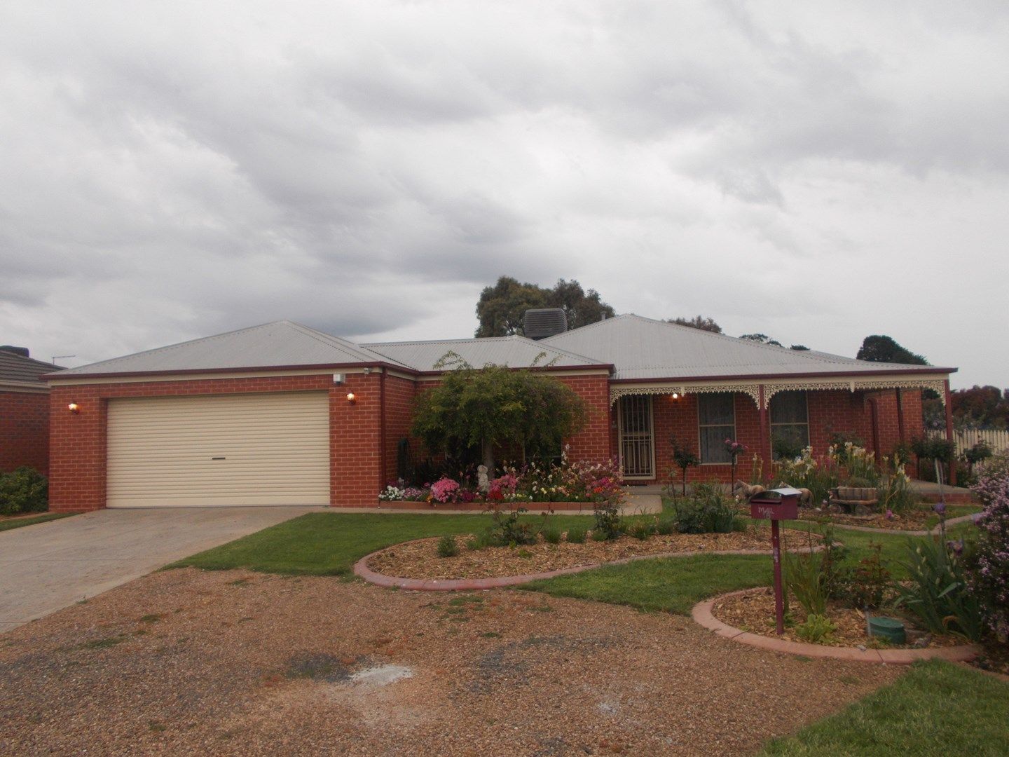 16 Douglas Close, Miners Rest VIC 3352