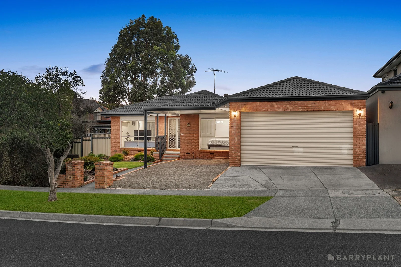 88 Thomas Mitchell Drive, Endeavour Hills VIC 3802