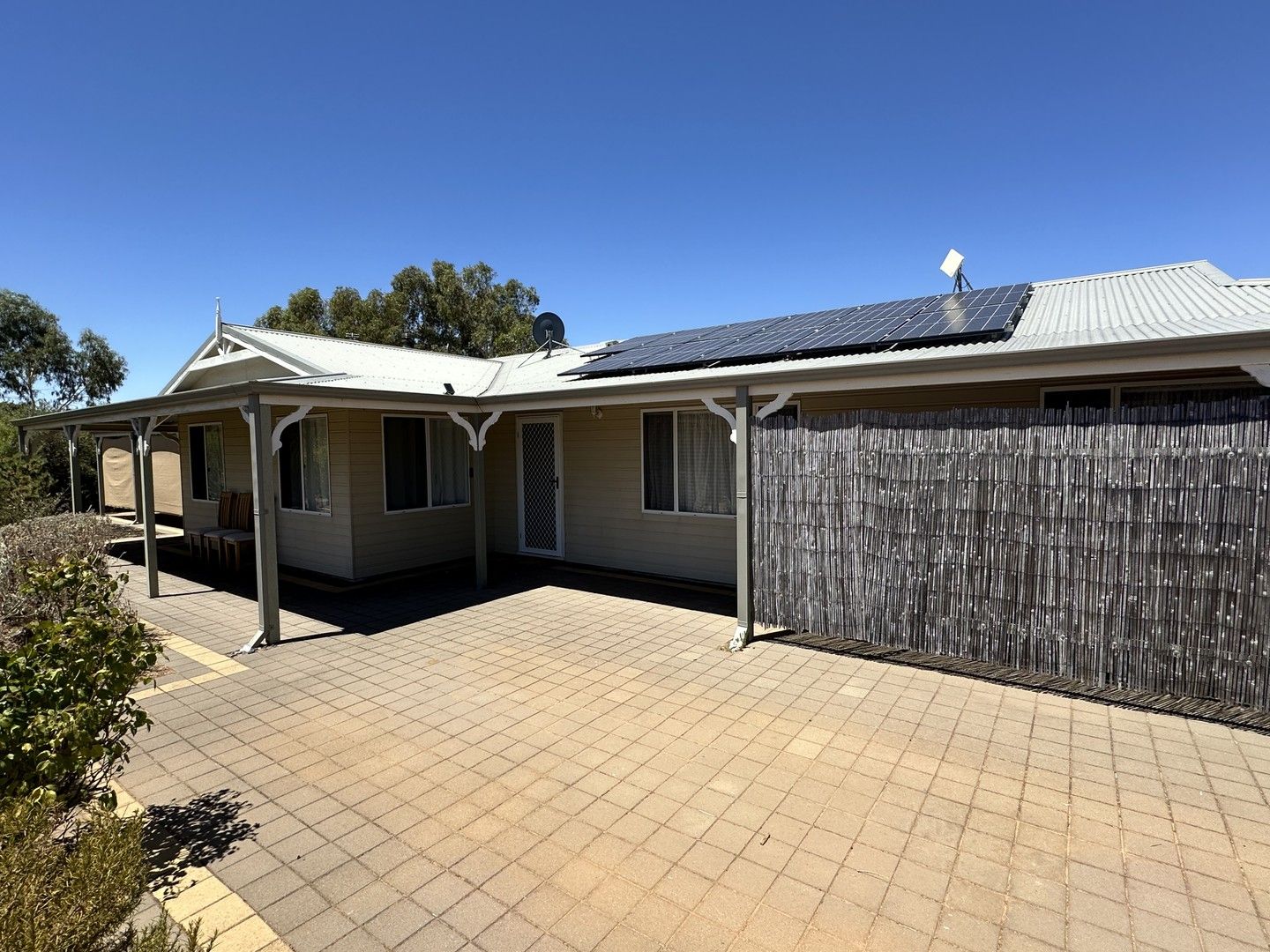 5 bedrooms House in 88 Brooking Street BEVERLEY WA, 6304