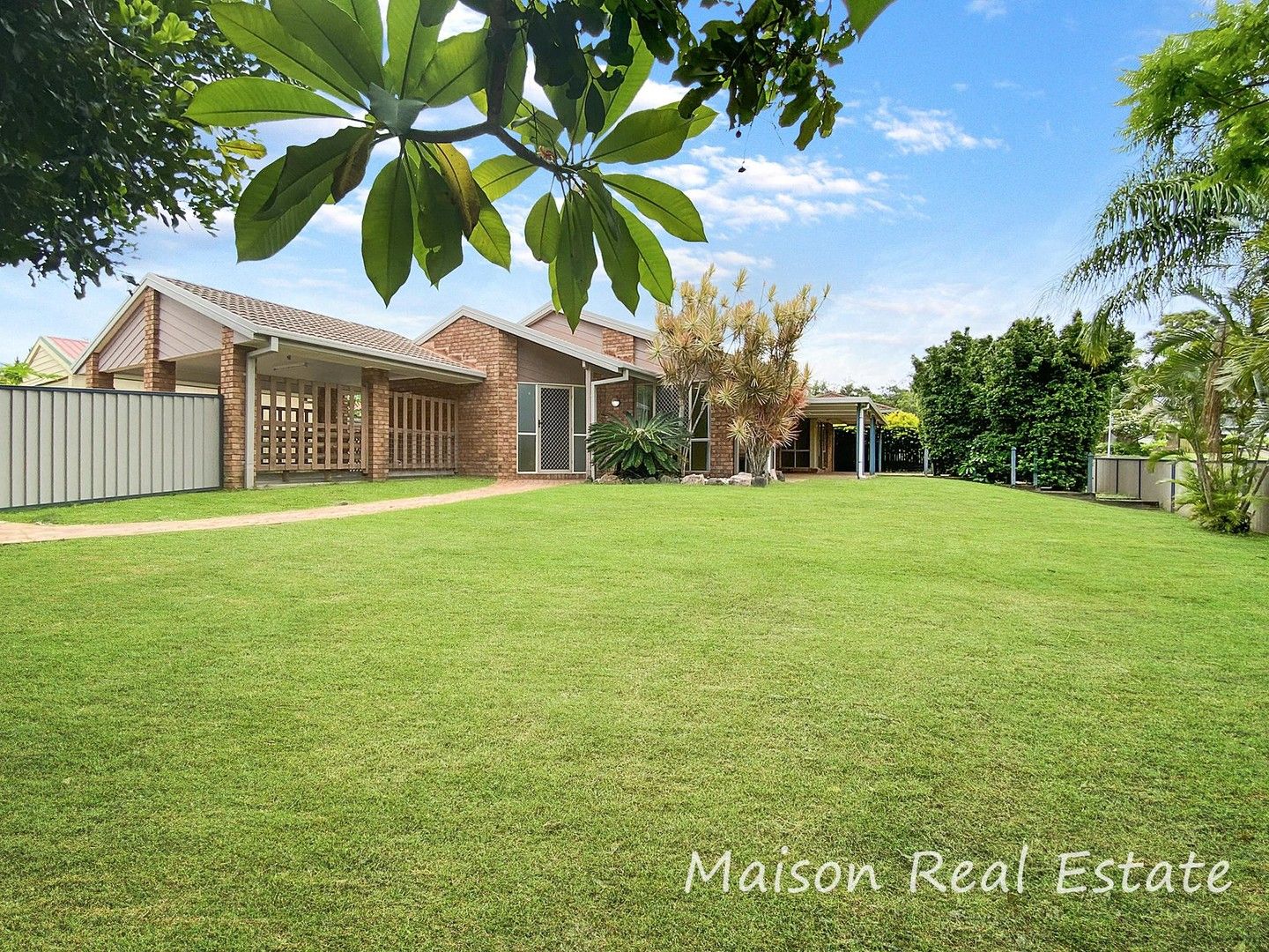 3 bedrooms House in 12 Avondale Road SINNAMON PARK QLD, 4073