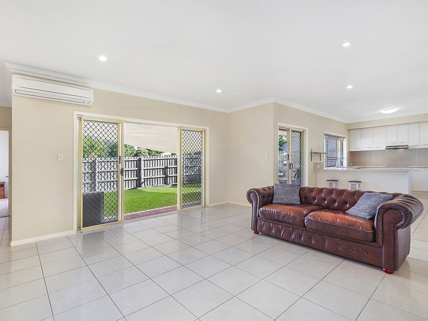 18 Farsley Place, Manly West QLD 4179, Image 2