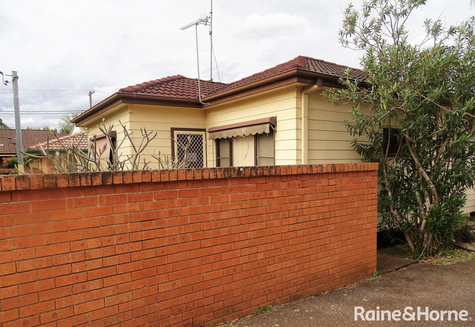 2 bedrooms House in 1/158 Blackwall Road WOY WOY NSW, 2256